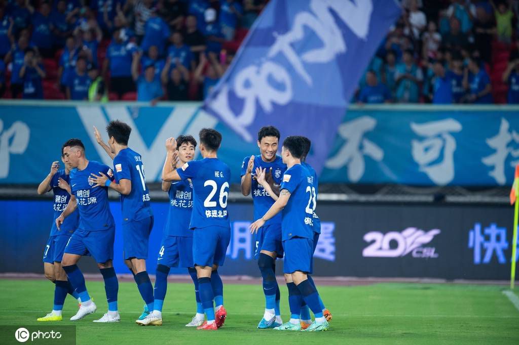 国米1-0领先博洛尼亚加时赛第21分钟，博洛尼亚的角球，利科扬尼斯开向后点，皮球在出底线前被勾了回来，别克马破门！